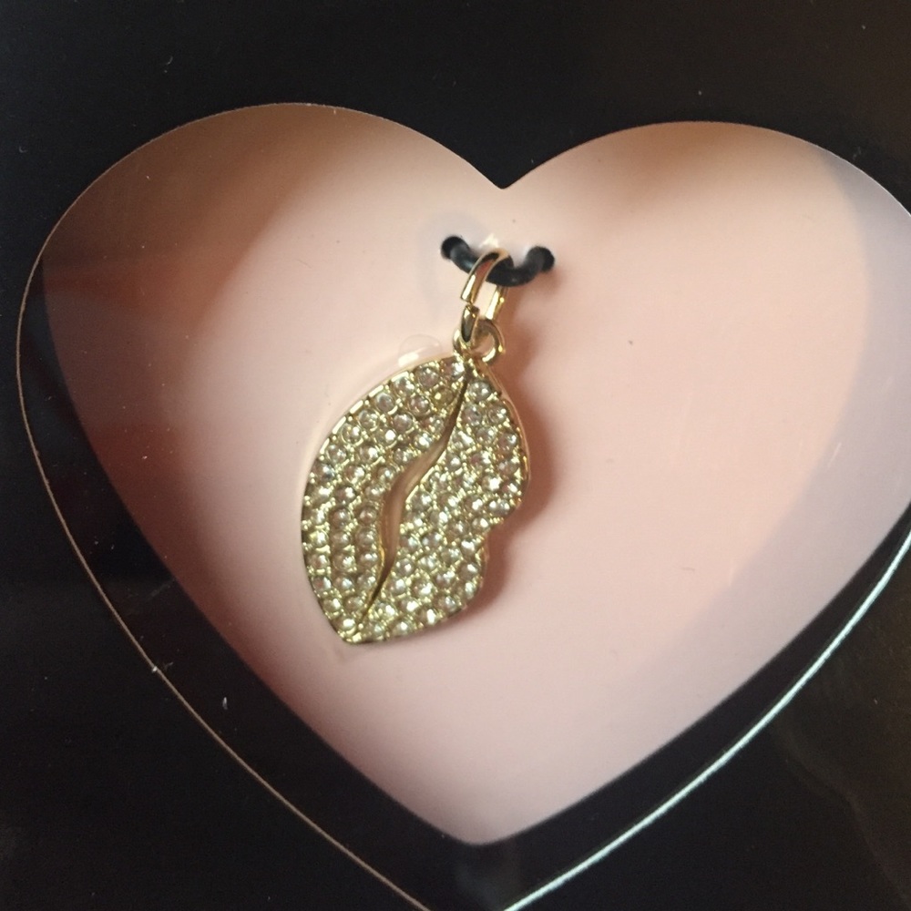 Victoria Secret Necklace set. No box. - Picture 4 of 4